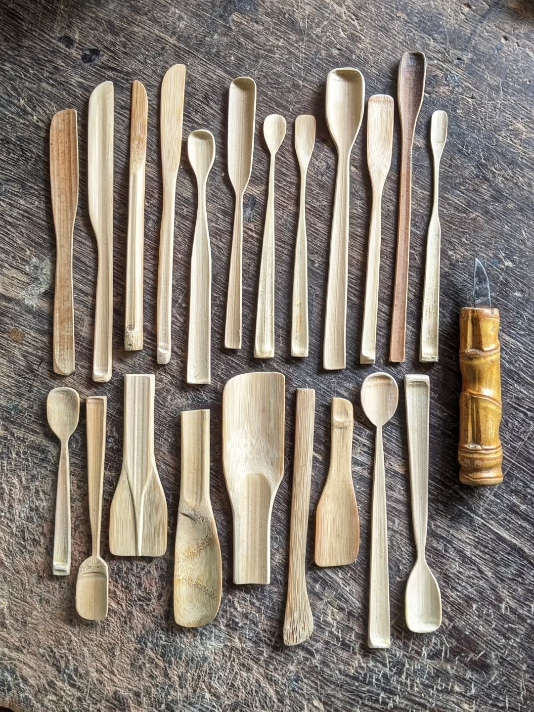 Bem pequenas, algumas gordinhas e uma das minha faquinhas